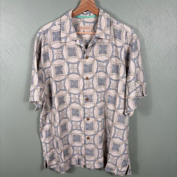 Tommy Bahama Men's Size Medium Cream 100% Silk Geometric Short Sleeve Shirt - Picture 8 of 10